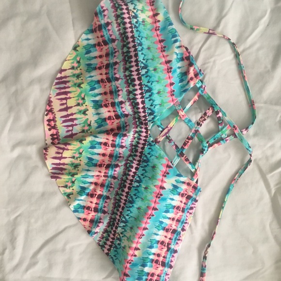 Bikini - Picture 2 of 6